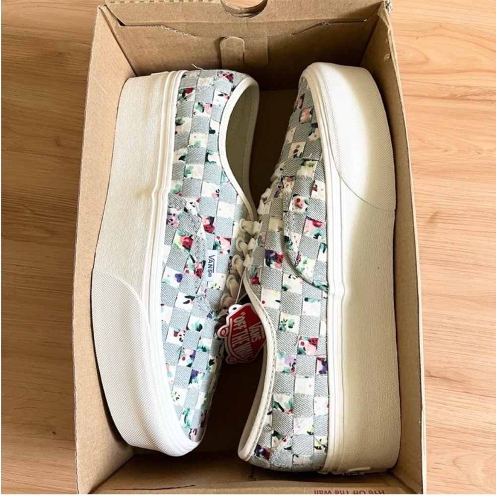 Vans Women's Authentic Stackform
Track Platform S… - image 8